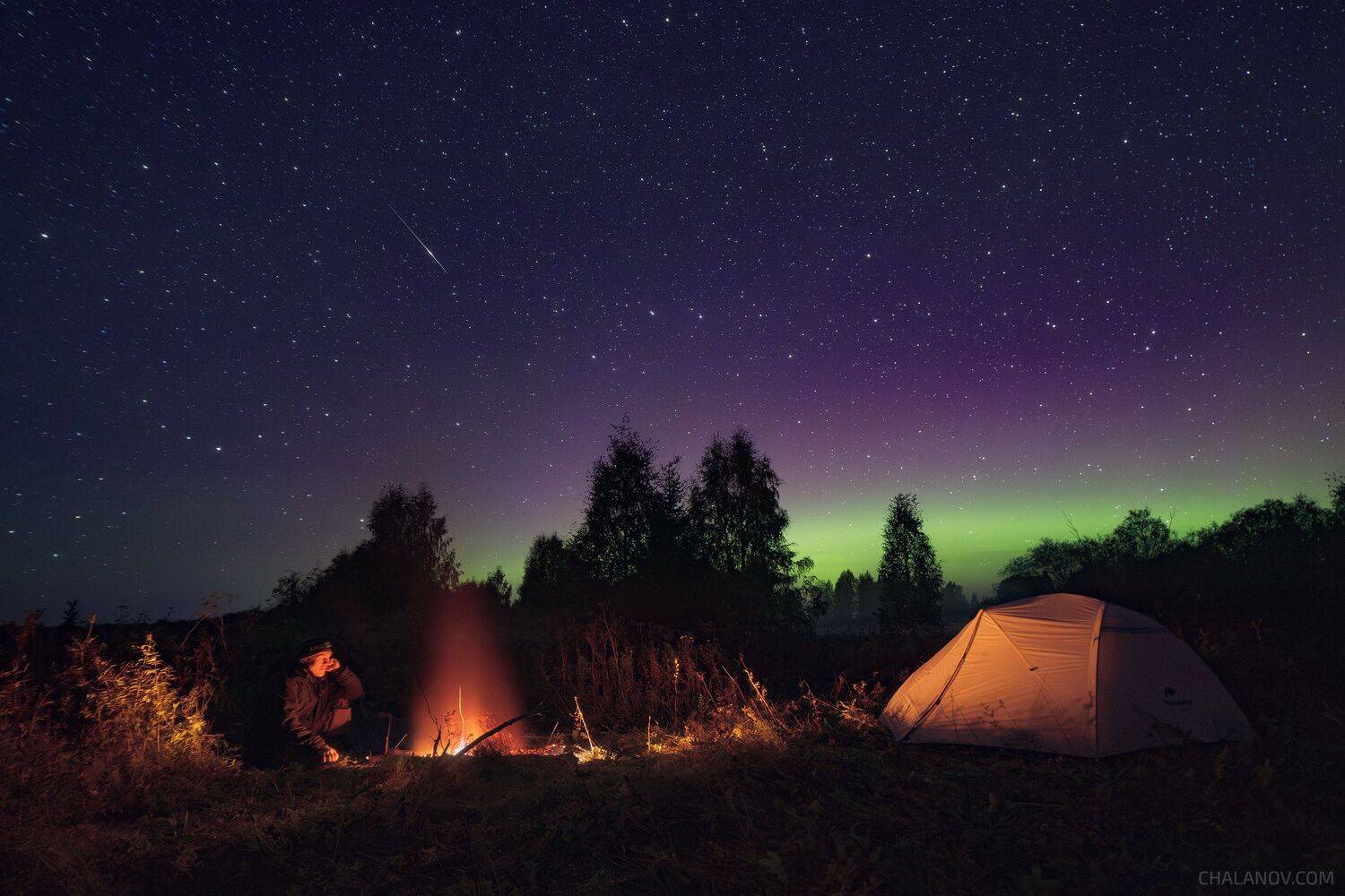 ночь, пейзаж, северное сияние, ночной пейзаж, звезды, палатка, костер, метеор, nightscape, starrynight, star, northern lights, tent, Чаланов Иван