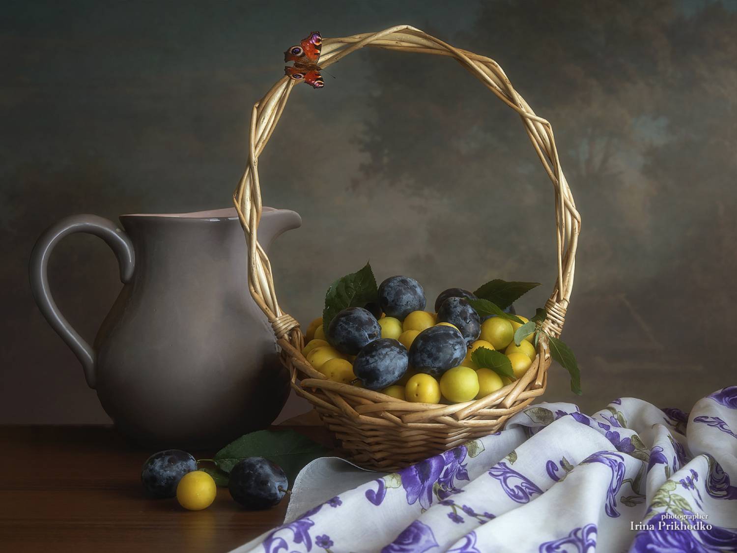 натюрморт, фрукты, сливы, алыча, Приходько Ирина