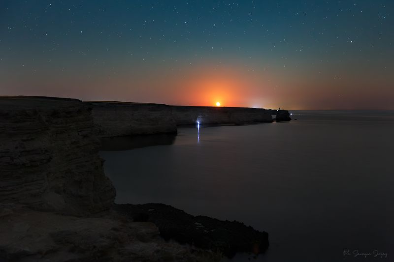 Восход луны над Тарханкутом фото превью