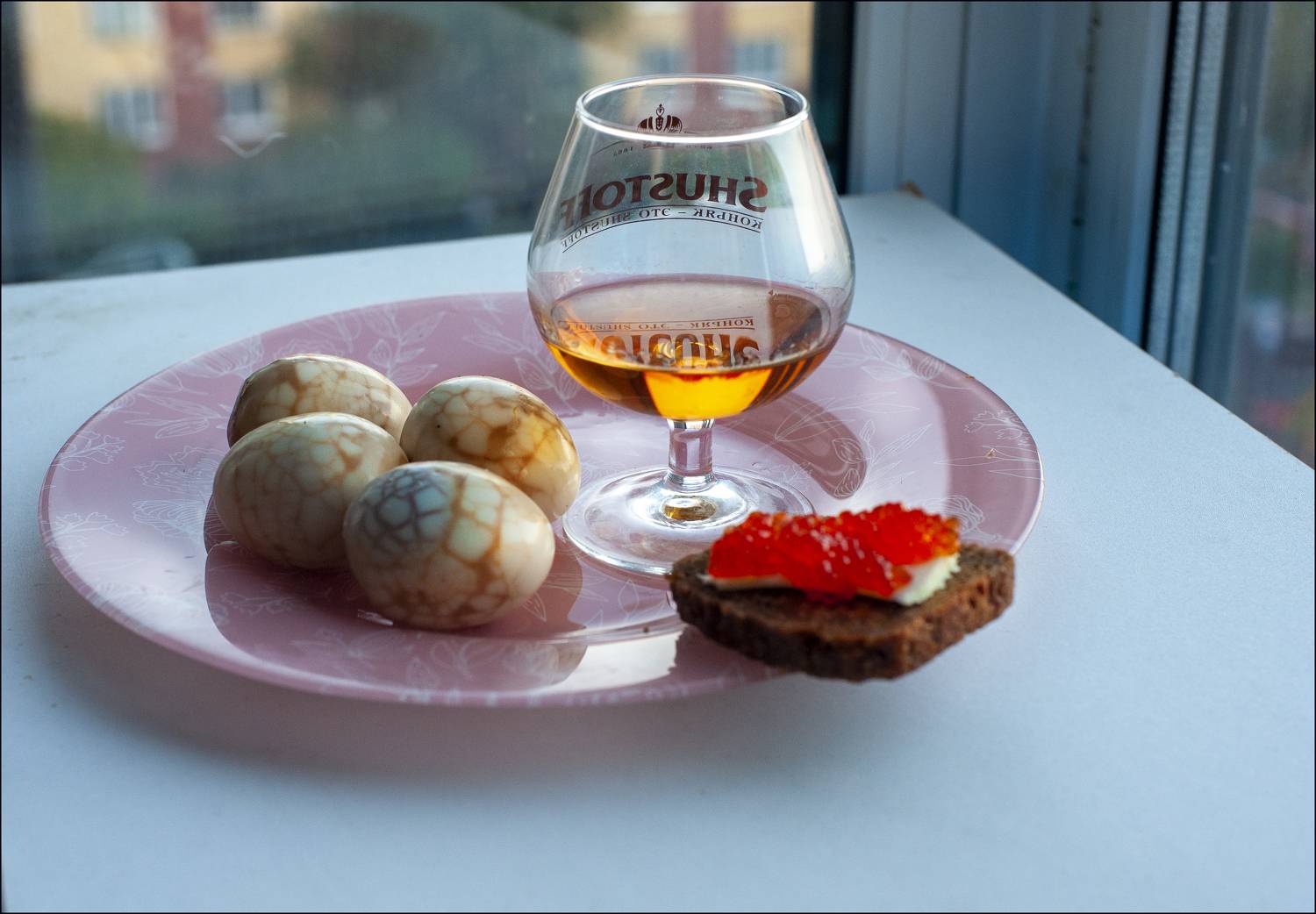 на балконе, Георгий Сапожников