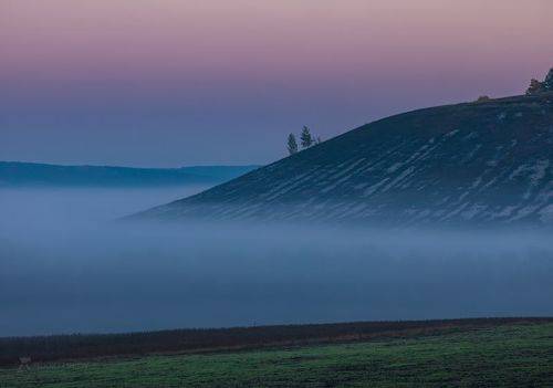 Туманное одеяло в горах Белогорья