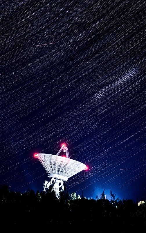 Вглядываясь в космос фото превью