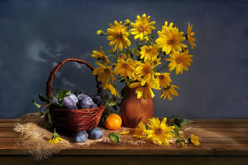 натюрморт,цветы,сливы,корзина,кувшин,мешковина Осенний фото превью
