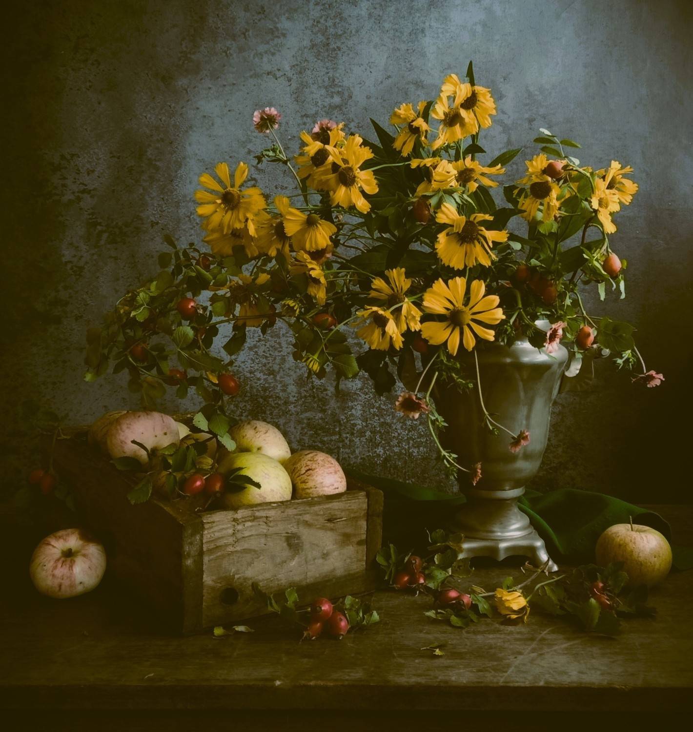 , Людмила Хрусталева*