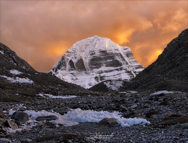 Кайлас - священная гора фото превью