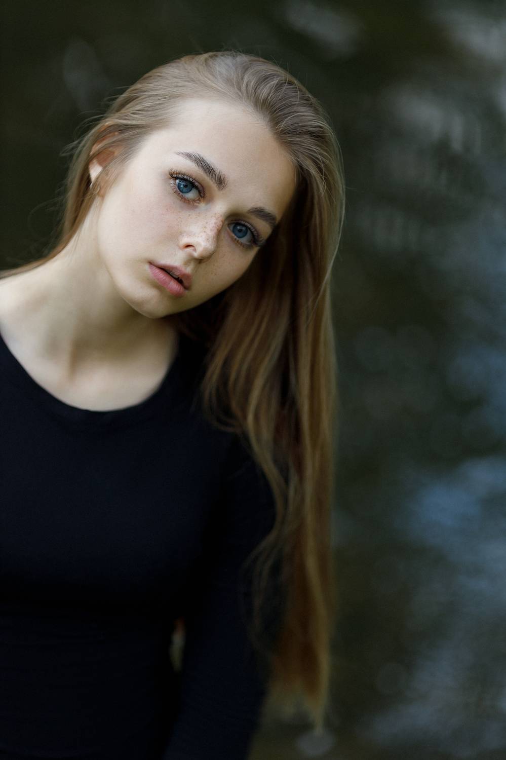 портрет , жанр, лицо, красивая девушка, длинные волосы, река,печать, цвет, Ведмеденко Оксана