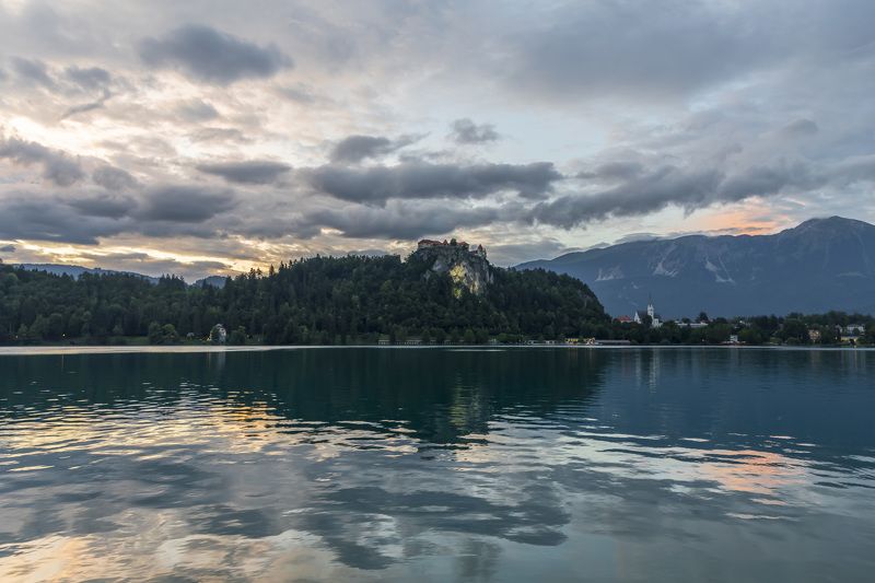 evening on lake Bled фото превью