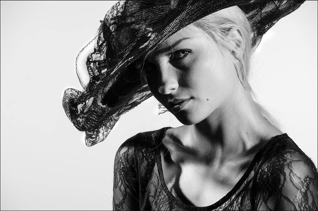 Гламур, Девушка в шляпе, Женский портрет, Студийная съёмка, Чёрно-белая фотография, Давыдов Михаил