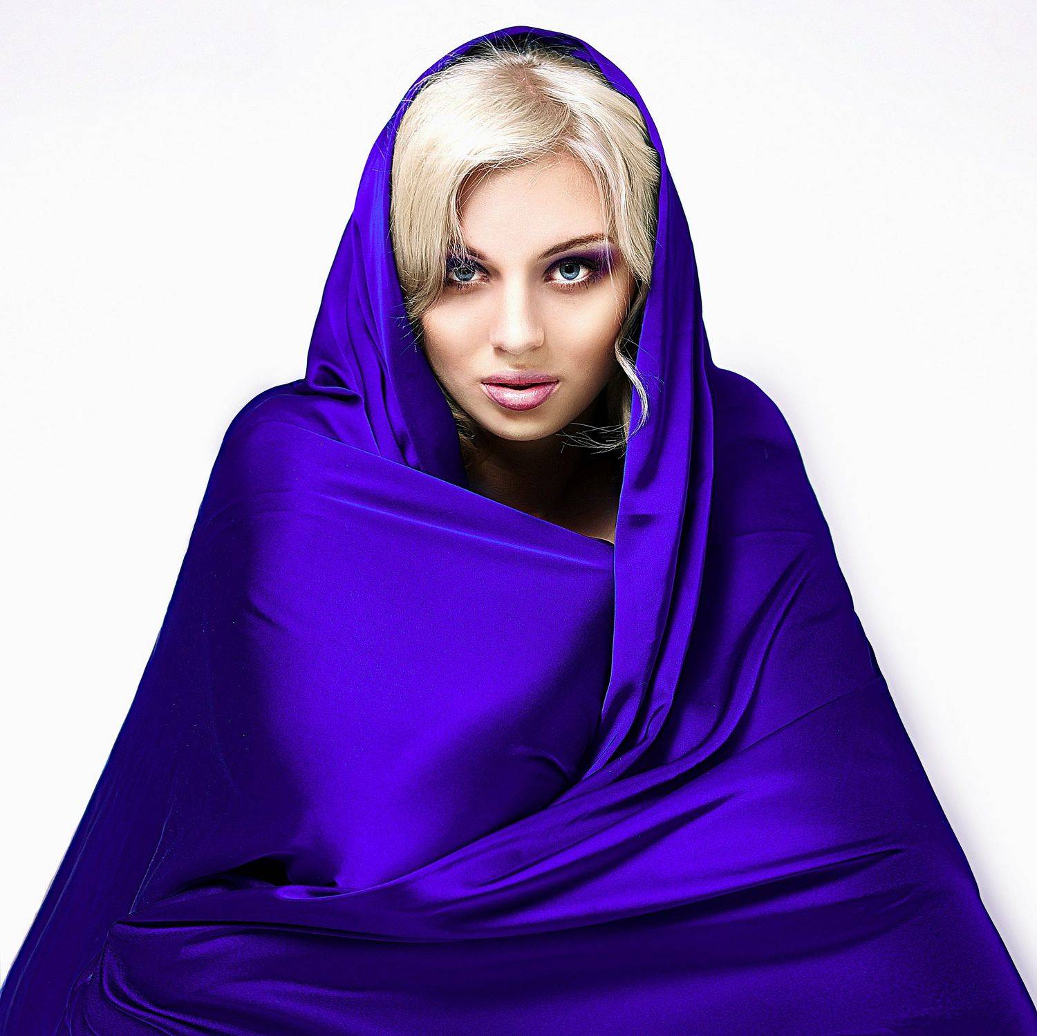 silk, girl, woman, model, view, defiant, aggressive, docile, magic, soul, truth, , Матвеева Вероника