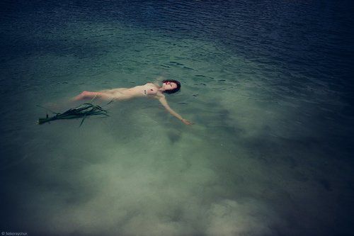 nude