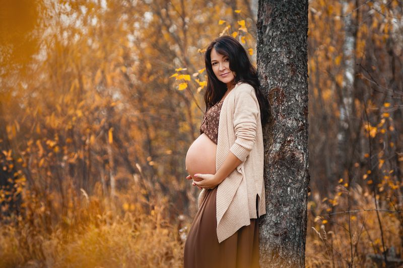 mom and baby, mom, pregnancy, maternity, mother, familyphoto, love, family, pregnancyphoto, материнство, мама, мама и малыш, мать и дитя, любовь, портрет, семейный портрет, беременность, осень, будущая мама, в ожидании, фотосессия  фото превью