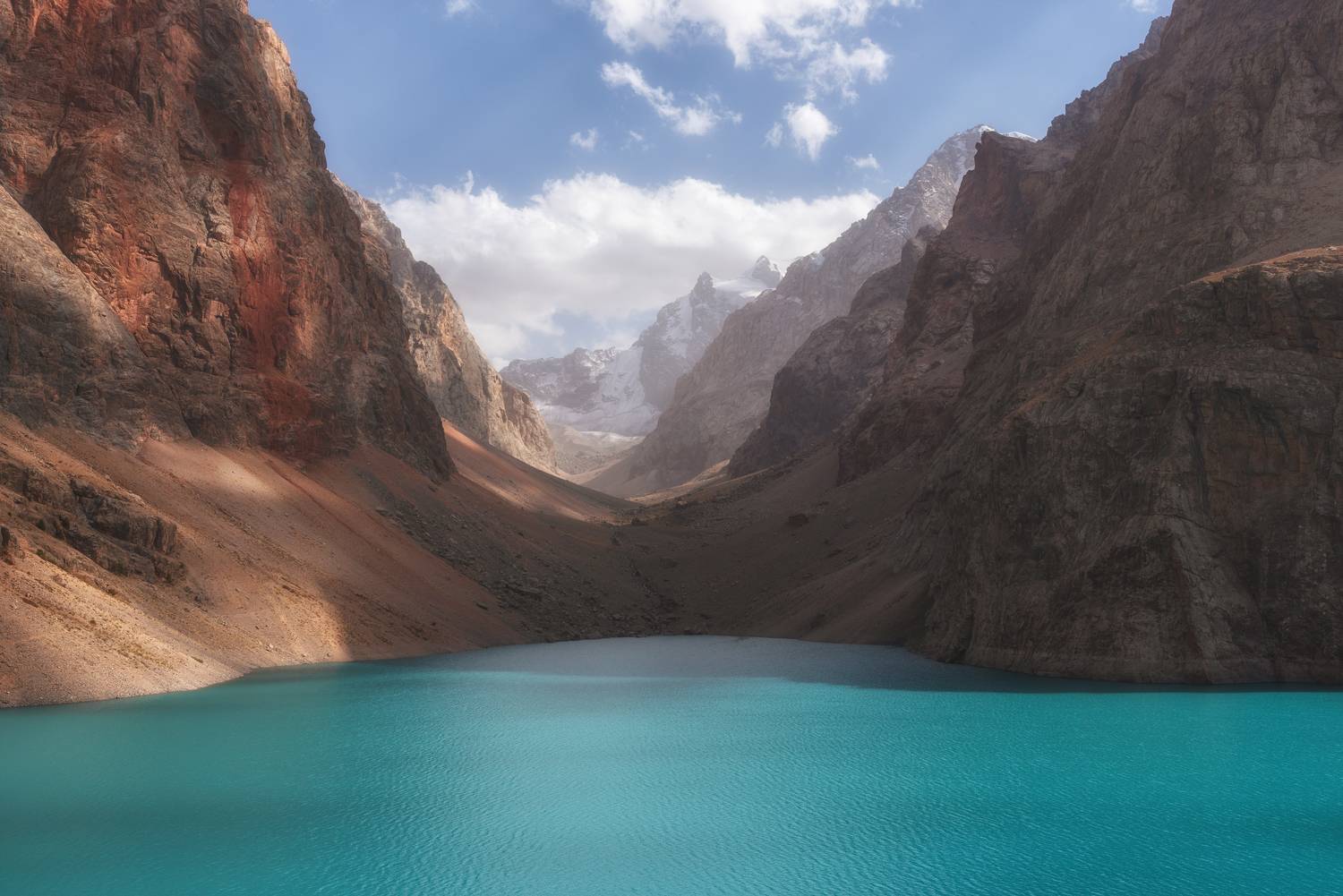 , Кахарова Наргиза