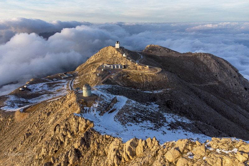 обсерватория горы телескопы Над облаками фото превью