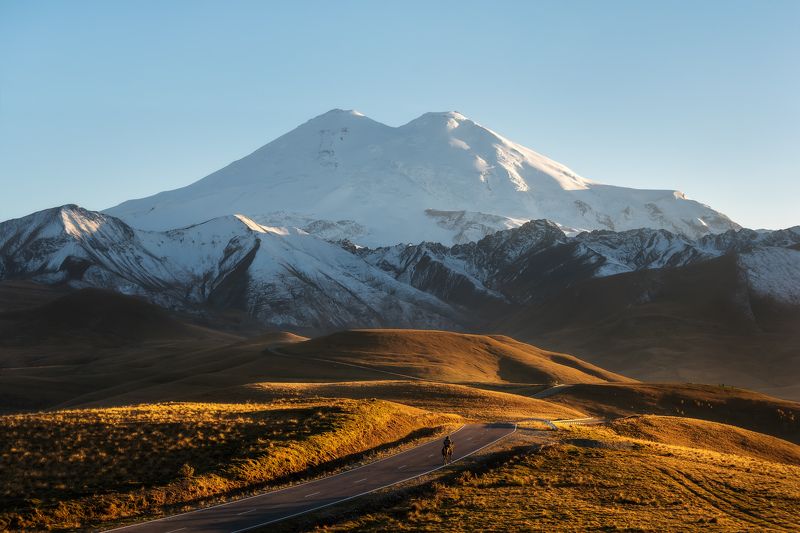 кавказ, эльбрус, гора, горы, дорога, кабардино-балкария, приэльбрусье, горная дорога Путь к вершине фото превью