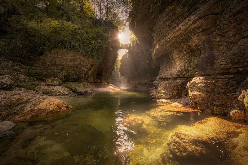 Sunlight In Canyon фото превью