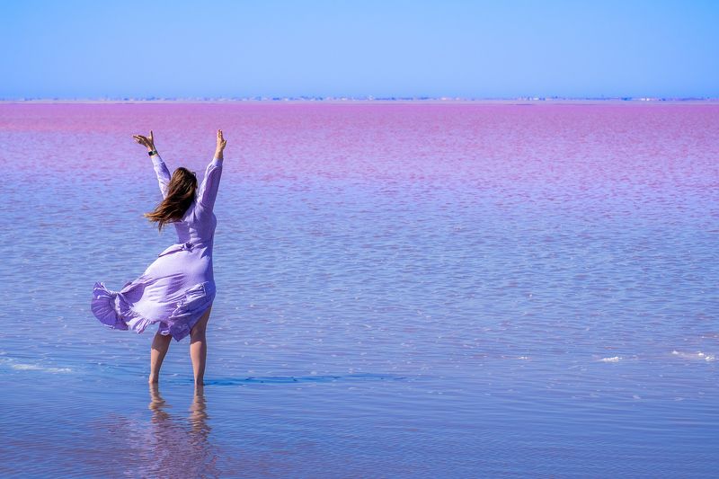 Восторг на розовом озере фото превью