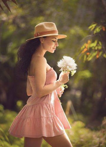 Tropical Rhapsody: Femininity at its Beauty