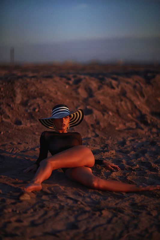 девушка,жанр,портрет,фотография,модель,арт,portrait,photography, middle,nature,soul,свет,girl,canon 35mm, woman,monochome,ню,гламур  фото превью