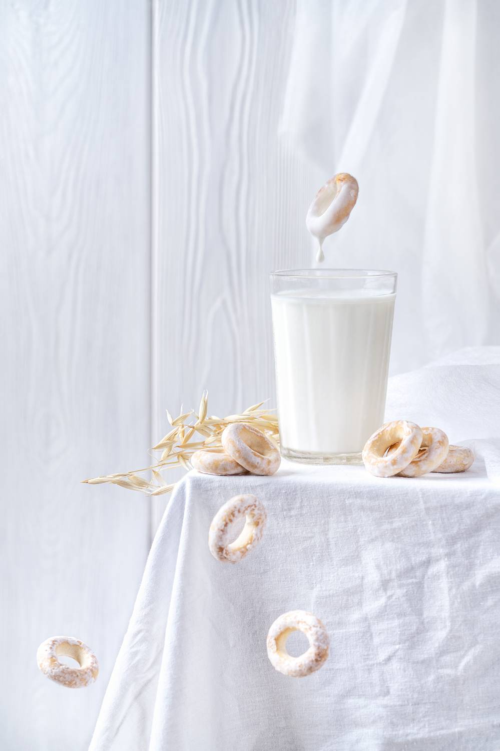 молоко, белый, натюрморт, баранки, бублики, левитация, ЯR Ольга