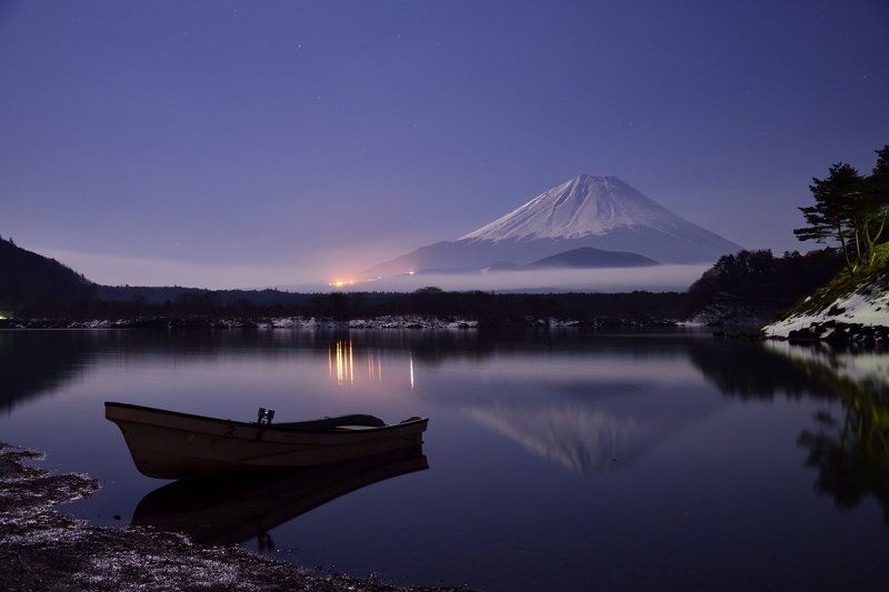 fuji,mountain,lake,reflection,snow,cloud,water,boat,light,night, Moonlight Fuji фото превью