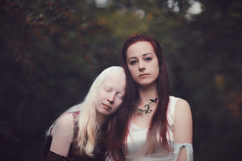 Snow-white and Rose-red фото превью