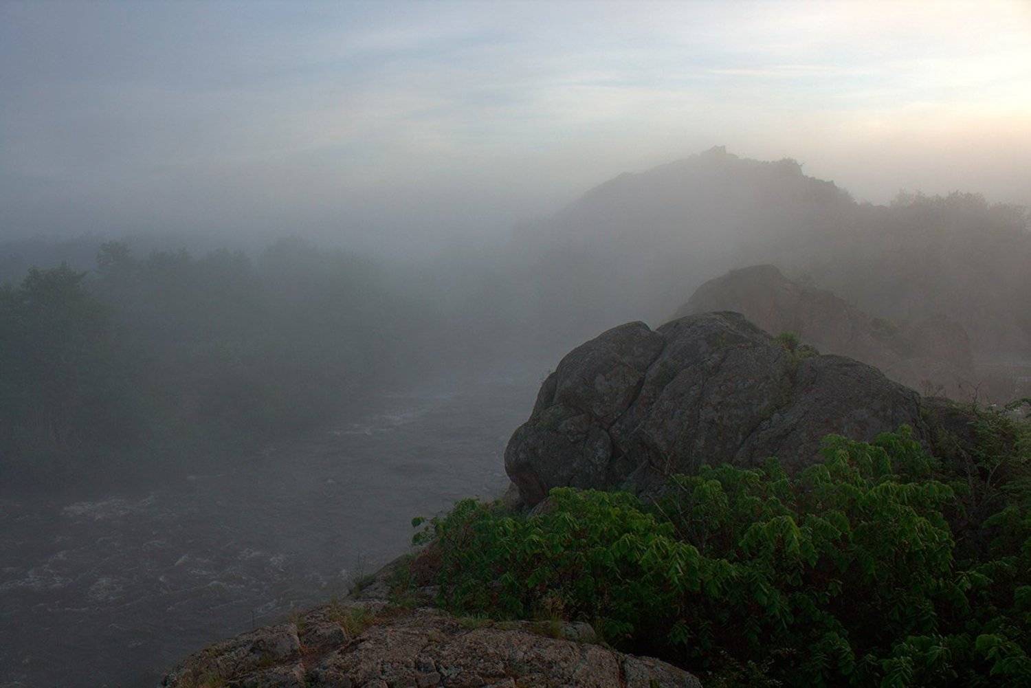 Река. Утро. Туман. Скалы., Александр Игнатьев