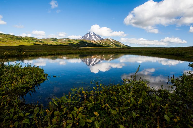 Камчатка, вулкан, природа, озеро В водной глади фото превью