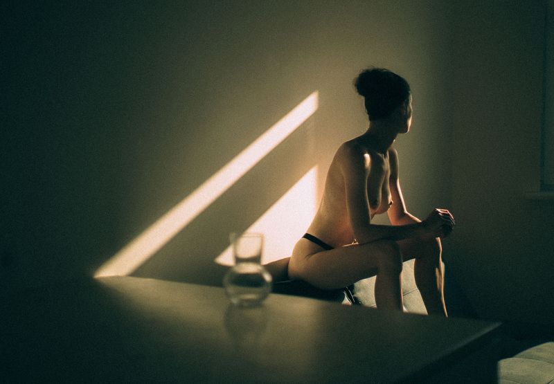 art nude, naked, female, young, beautiful, body, woman, sexuality, sensual, sensuality, sunlight, interior, sunset, sunrise, * * * фото превью