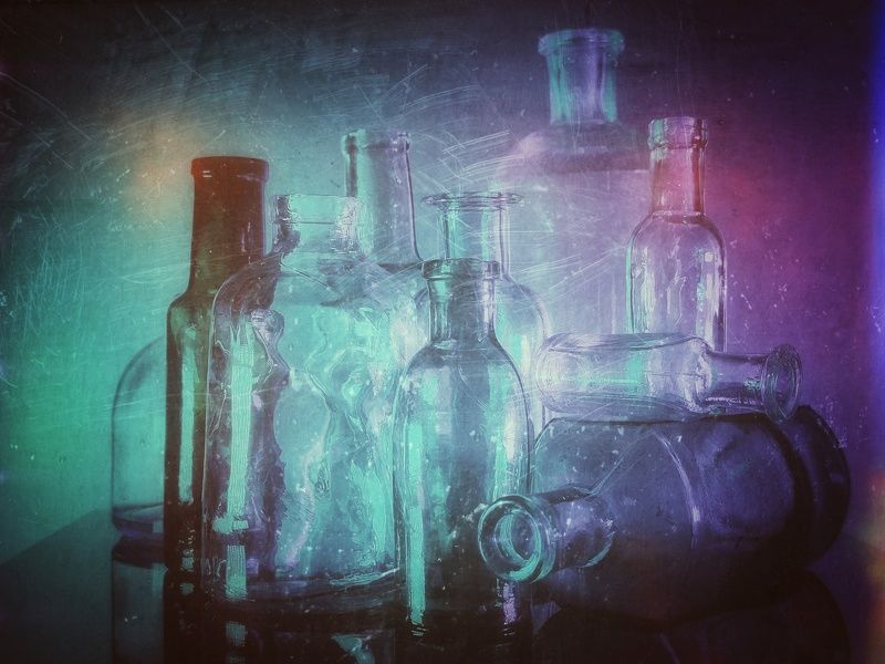 Бутылочки+телефон. Проcто так. фото превью