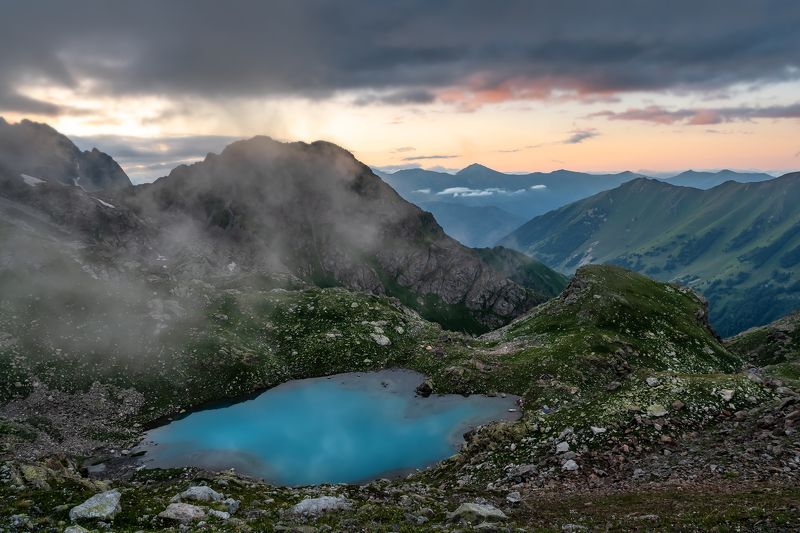 кавказ,  карачаево-черкесия, горы, вечер,  озеро, горное озеро, архыз, софийские озера Софийские озёра фото превью