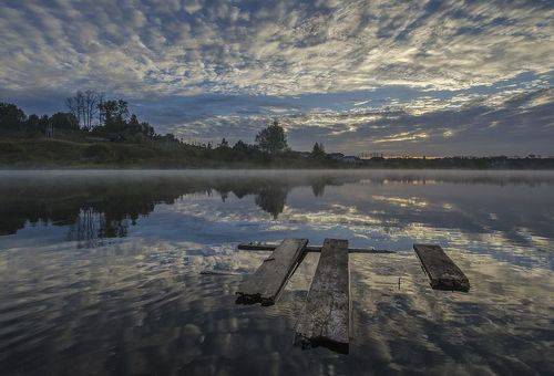 Синяя вода. Облаков стада