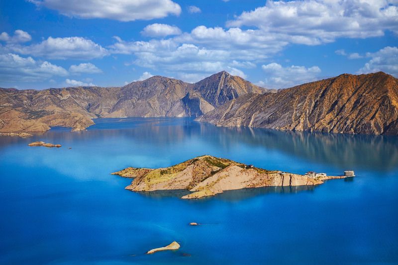 Нурекское море…Водохранилище Нурекской ГЭС. Таджикистан фото превью