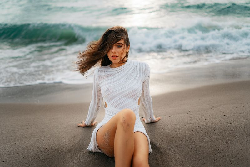 horizontal, outdoors, photography, beach, sea, one person, vacations, lifestyles, young women, leisure activity, beautiful woman, sand, beauty, day, standing, white, blue, ocean, atlantic, summer, beach, sand, face, portrait, eyes, skin, legs, hair, windy Kristina фото превью
