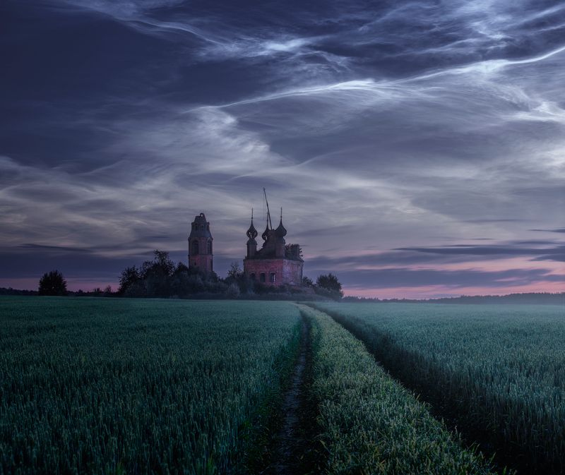 #серебристые облака, #храмы, #заброшки Серебристые облака фото превью