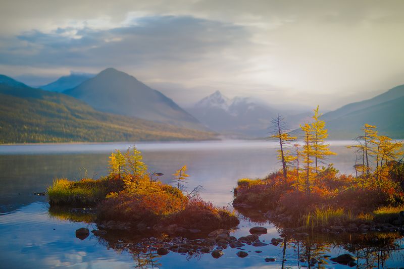 Колыма, Магадан, осень, тайга, горы, снег, солнце, озеро Джека Лондона Колыма. Закат надежд, начало жизни. фото превью