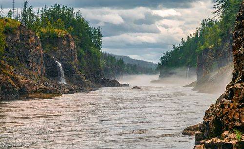 В краю водопадов