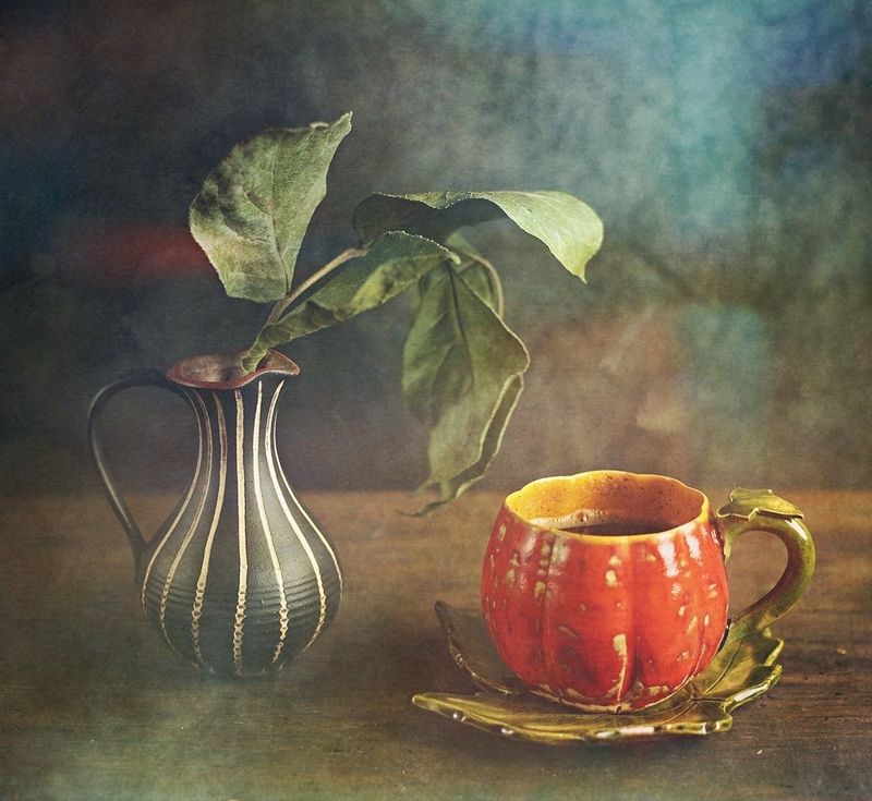 z filiżanką kawy фото превью