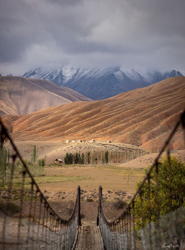 kyrgyzstan, bridge, mountains, hills, landscape, мост, река, пейзаж, холмы, горы, Кыргызстан, Киргизия Bridge of Kyzyl Oii, Kyrgyzstan фото превью