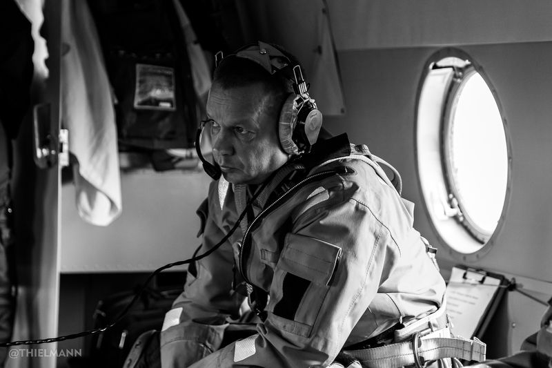 спасатели, rescuers, helicopter, sea, пловцы, судно, кораблекрушение,  ship, shipwreck, whitesea, black&white, emergency, brave Спасение в Белом море фото превью