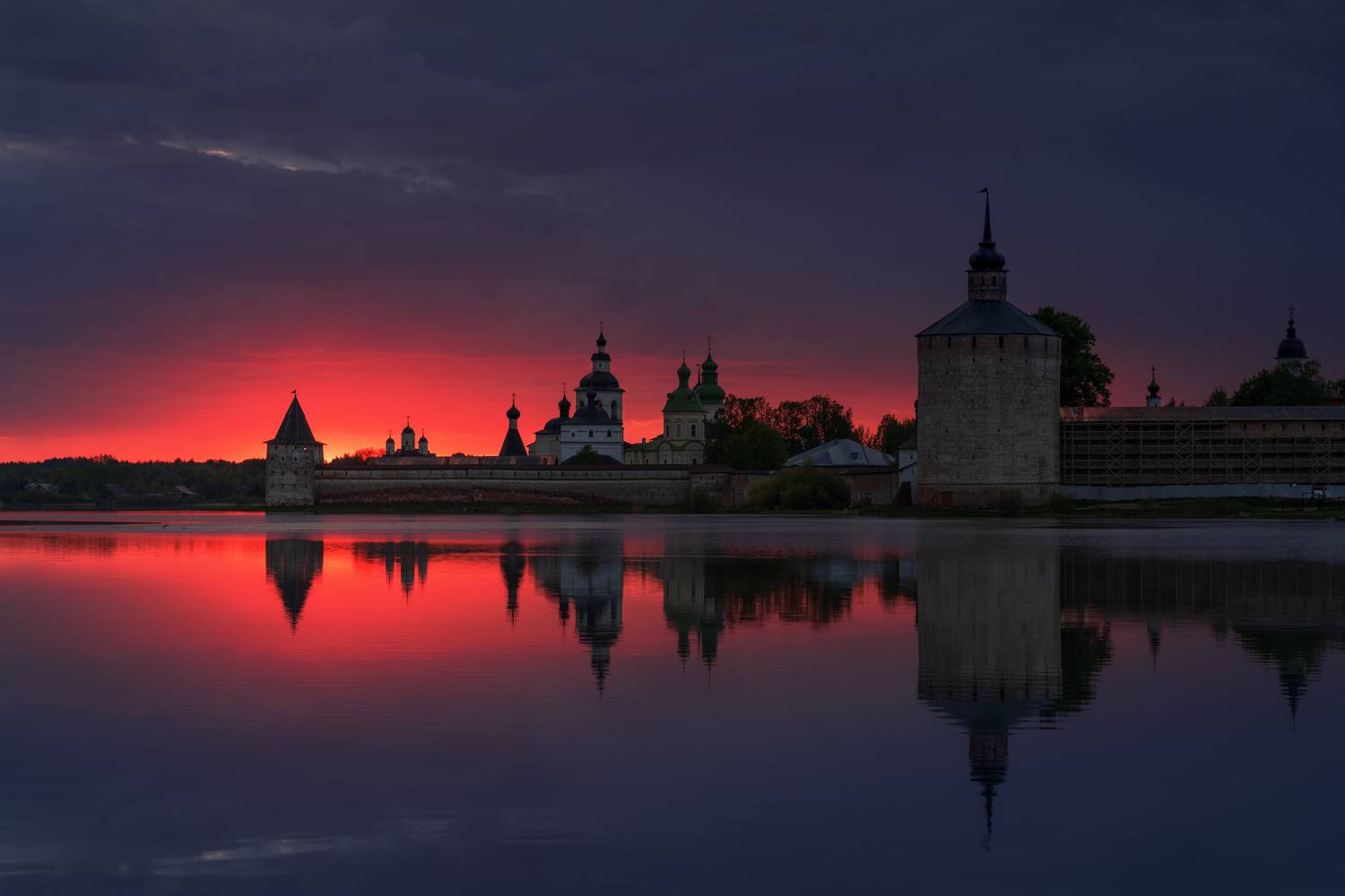 кирилло-белозерский монастырь, кириллов, май, вечер, Зверев Олег