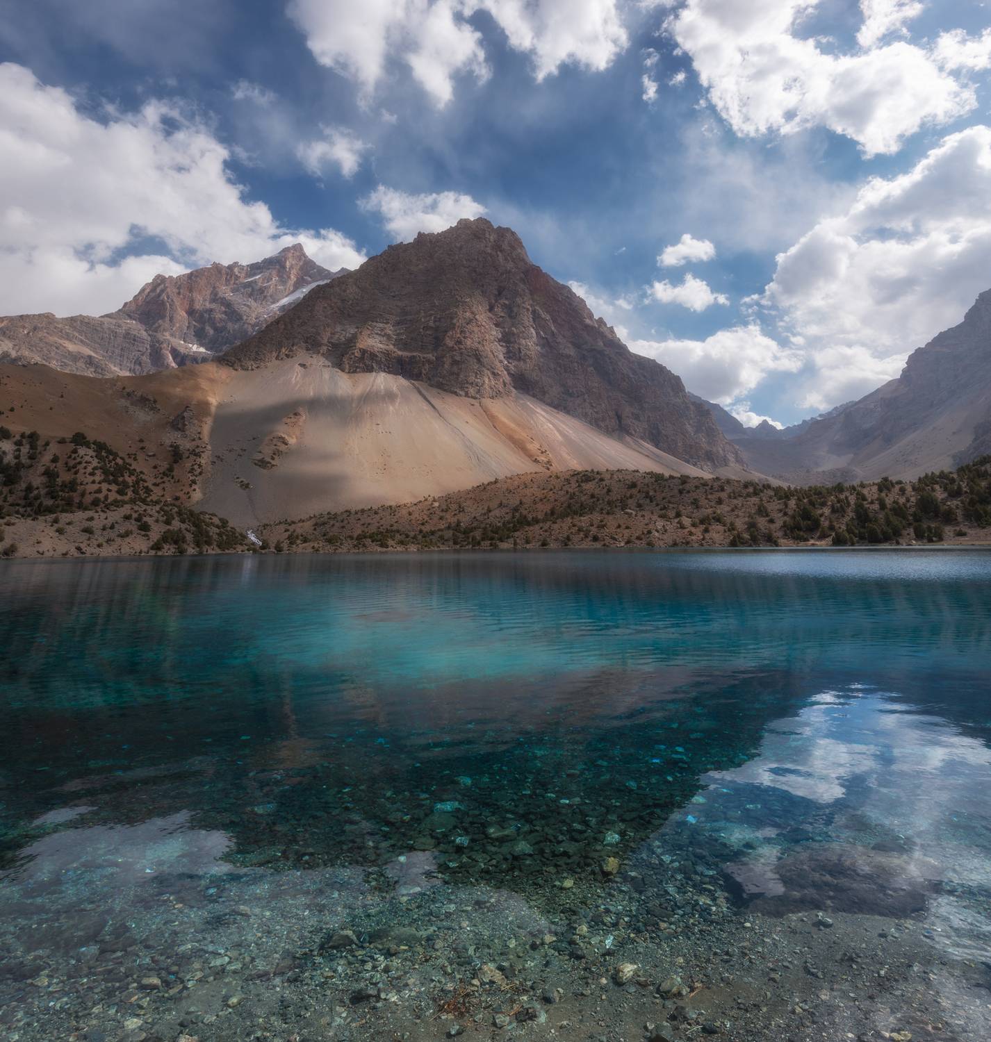 , Кахарова Наргиза