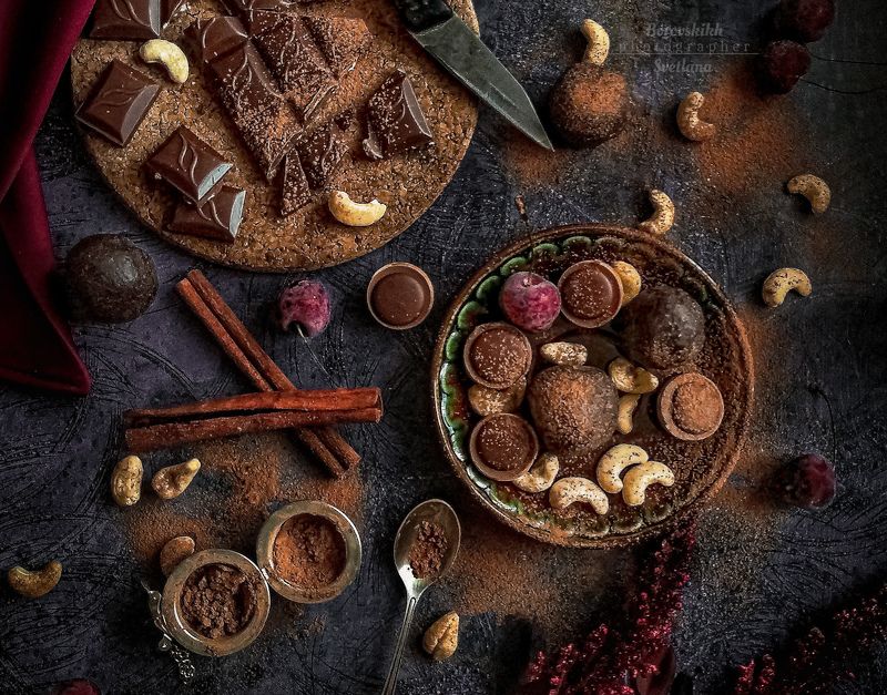 Раскладка, флетлей, Flatley, шоколад, низкий клюд, DarkPhoto, еда, фуд-фото, food photo Шоколадное ассорти фото превью