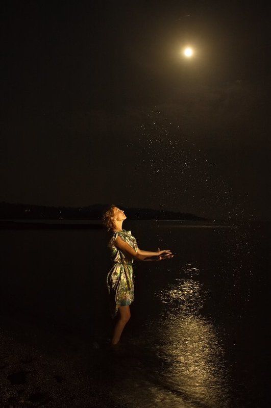 Купаясь в лунном серебре... фото превью