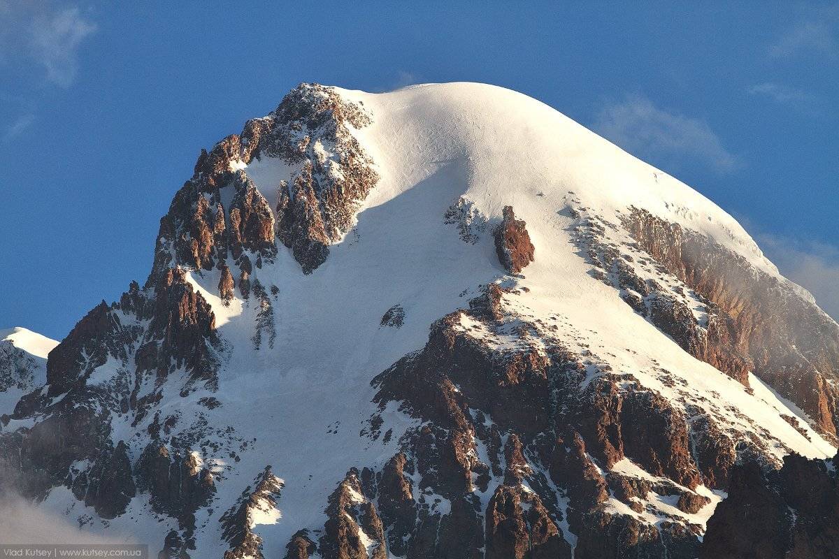 Казбек, гора, вершина, скалы, утро, лучи, Владимир Куцый