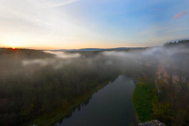 Рассвет.Большие притёсы на реке Ай фото превью