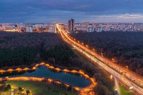 Вечерний город