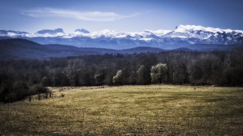 Вид на Тхач и Ачешбоки с горы Сундучной фото превью