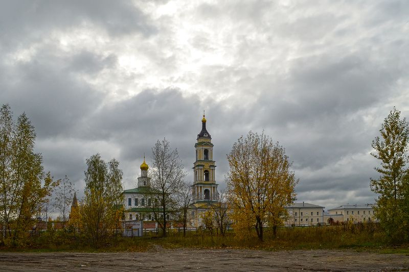 Богоявленский Старо-Голутвин мужской монастырь фото превью