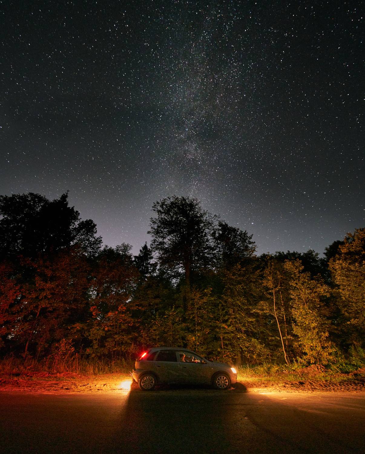 пейзаж,млечный путь,звёздная ночь,звёзды,машина,лес,дорога, Горшков Игорь