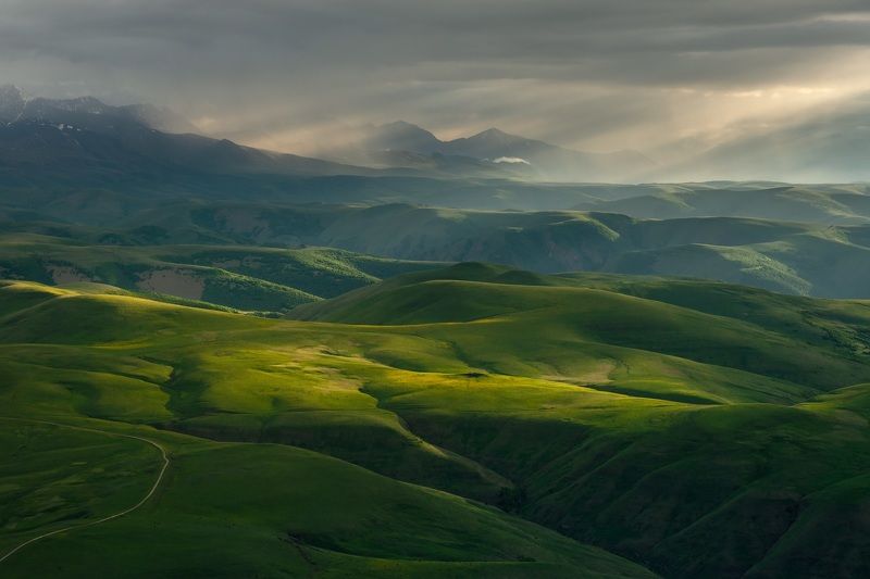 приэльбрусья, горы, долина, лето Плато Канжол фото превью